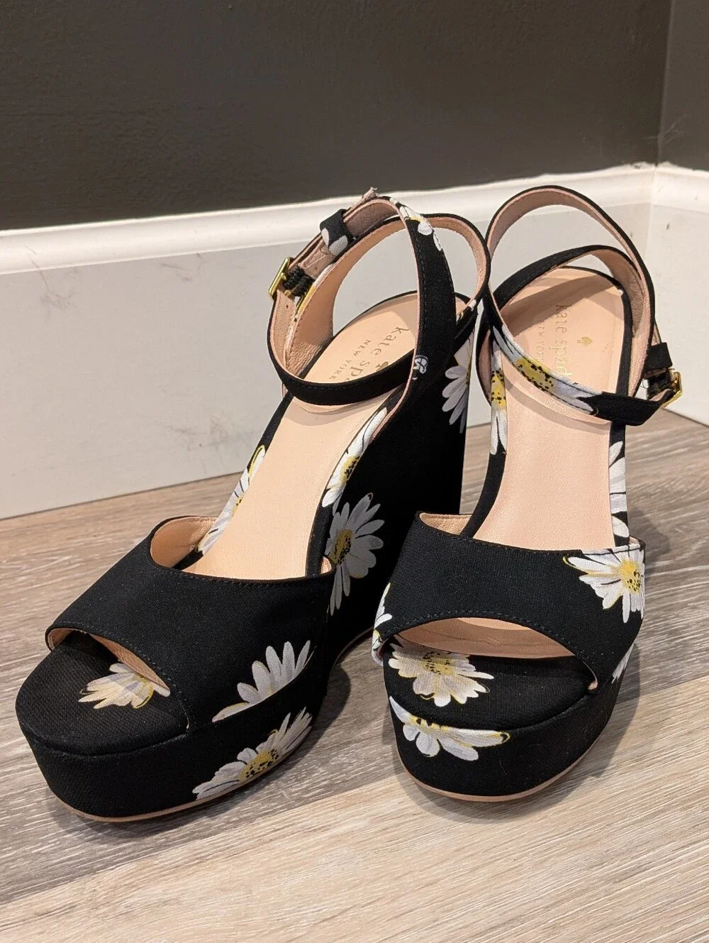 Kate Spade NY Size 6M Dellie Printed Daisy Platform Wedge Shoes Women's Sandals